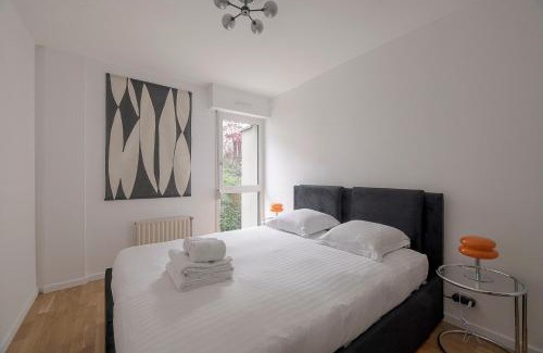 Dinan - Saint-Malo Apartment | Family-Friendly Retreat at Le Seventies Hotel
