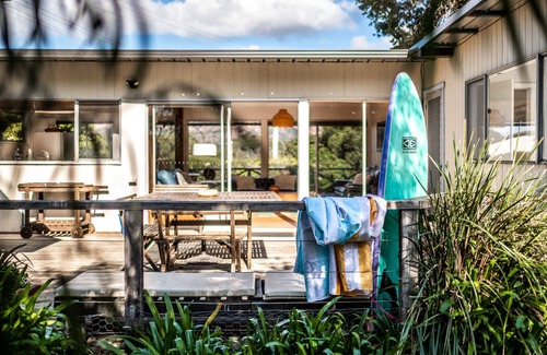 Coles Bay House | Guest Rated 10/10: Le Shack with Spa & Family-Friendly Amenities