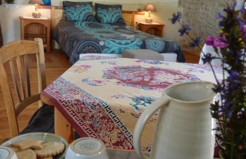 Le Monteil-au-Vicomte Bed & Breakfast | Discover Le Shamballa: Family-Friendly with Great Dining