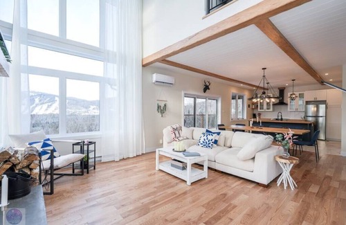 Saint Come House | Experience Le Sherpa: Spa, Hot Tub & Lake Access Awaits