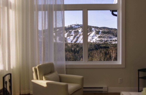 Saint Come House | Experience Le Sherpa: Spa, Hot Tub & Lake Access Awaits