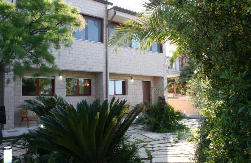 Cellamare Bed & Breakfast | Cozy Le Sirene Bed and Breakfast - Family Friendly Haven