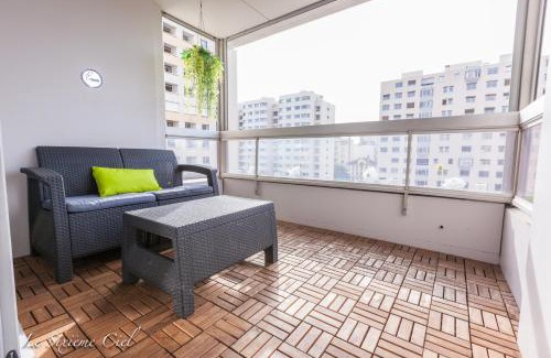 Moliere Vauban Apartment | Explore Le Sixième Ciel: 4-Star Comfort with Dining & Family Fun