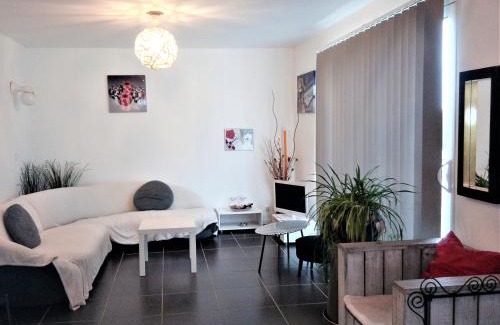 Anglade House | Discover Le Soleil en Gironde: Family-Friendly Retreat