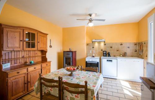 Castelnau-Pegayrols Apartment | Stay at Le Soleil Occitan Near Viaduc de Millau - 8.5/10