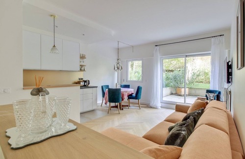 Quartier de la Chapelle Apartment | Experience Le Souci du Détail: Family-Friendly Paris Retreat