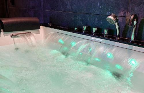 Agen Apartment | Relax at Le SPA & Cocon with Jacuzzi and Sauna Amenities