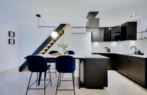 Poincare - Foch - Anatole France - Croix de Bourgogne Apartment | Unforgettable Stays at Le Splendide de Poincaré Hotel