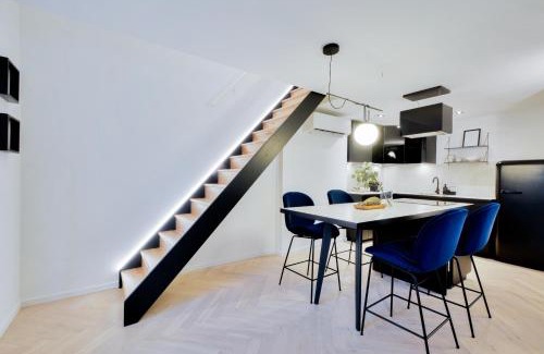 Poincare - Foch - Anatole France - Croix de Bourgogne Apartment | Unforgettable Stays at Le Splendide de Poincaré Hotel