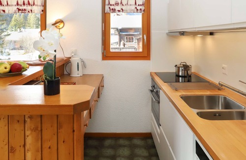 Champex-Lac Apartment | Unwind at Le Sporting 213: Pet-Friendly Lake View Retreat