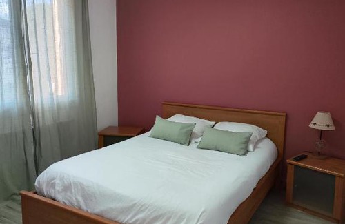 Beaumont-sur-Leze Hotel | Discover LE SPORTING: Pet-Friendly Bliss for Families