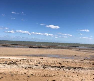 Saint-Regnobert-de-la-Cote-de-Nacre Apartment | Le Spot: Cozy Studio Steps from the Beach, Rated 9/10