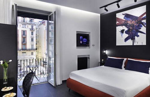 Mergellina Bed & Breakfast | Discover Le stanze del Barone: Family-Friendly Comfort