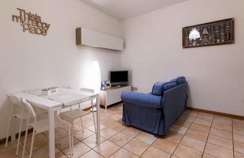 Osimo Apartment | Discover Le Stanze di Vicolo Bonfigli: Oceanfront Oasis