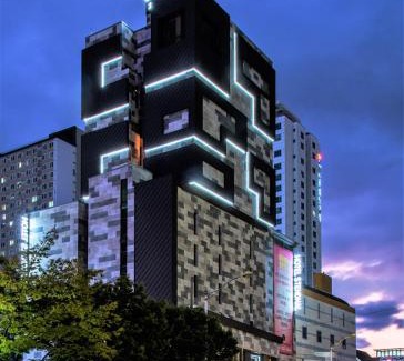 Bongmyeong-dong Hotel | Elegant Le Stendal Hotel: Family-Friendly with Breakfast