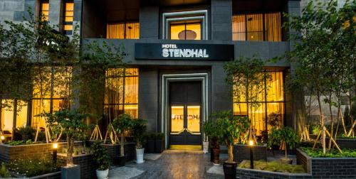 Bongmyeong-dong Hotel | Elegant Le Stendal Hotel: Family-Friendly with Breakfast