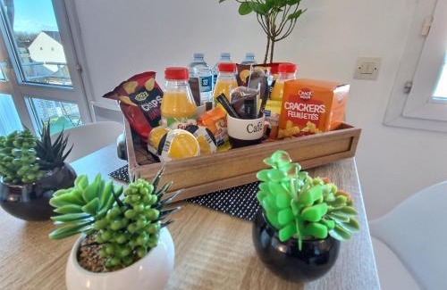 Thieux Apartment | Convenient Le Stop n'Go CDG Near Astérix & Paris