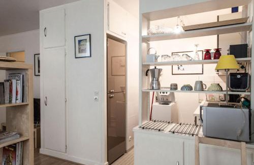 Le Kremlin-Bicetre Apartment | Family-Friendly Stay at Le Studio 1517 with High Ratings
