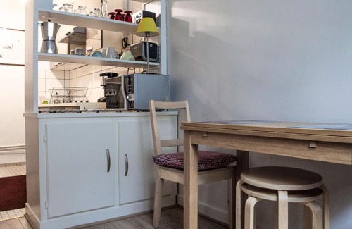 Le Kremlin-Bicetre Apartment | Family-Friendly Stay at Le Studio 1517 with High Ratings