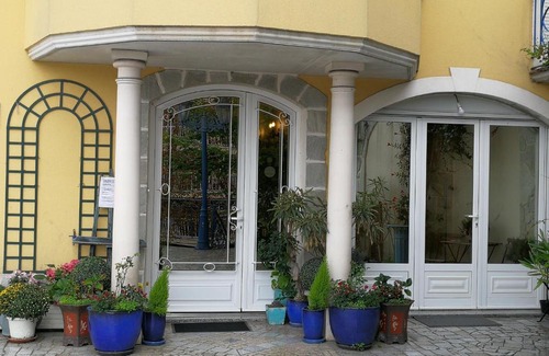 Bry-sur-Marne Bed & Breakfast | Family-Friendly Retreat at Chambre d'hôtes Chez Marilé