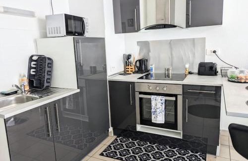 Montbeliard Apartment | Child-Friendly Le Studio Cité des Princes in Hyper Centre