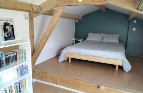 Mortagne-sur-Sevre Apartment | Child-Friendly Retreat: Le Studio Du Fou with 9.2/10 Rating