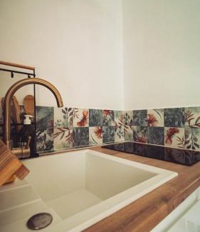 Chateaudun-Bannier Apartment | Pet & Child Friendly Retreat at Le Studio Dunois