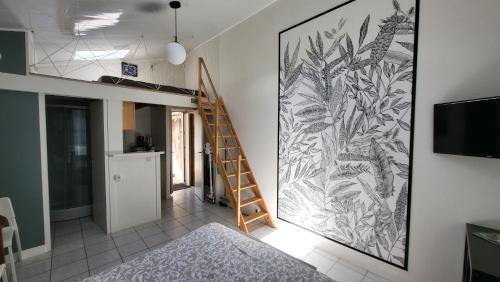 Le Poire-sur-Vie Apartment | Oceanfront Le Studio: Family-Friendly with Pool & Breakfast