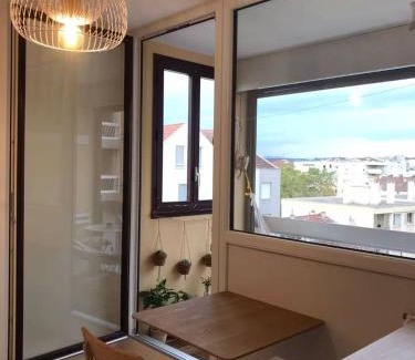 Villette Gare Apartment | Le Studio Lumière - Balcony - 5min Part-Dieu