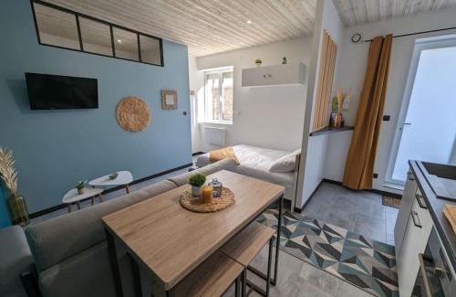 Paray-le-Monial Apartment | Child-Friendly Retreat at Le Studio Pop with 9/10 Rating