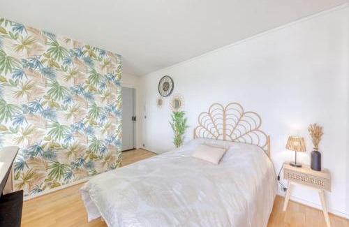 Saint-Maurice Apartment | Stunning Views of the Eiffel Tower Near JO 2024