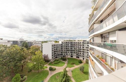 Saint-Maurice Apartment | Stunning Views of the Eiffel Tower Near JO 2024
