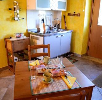 Lake Bracciano Bed & Breakfast | Pet-Friendly Le Suite Bracciano with Breakfast & Kitchen