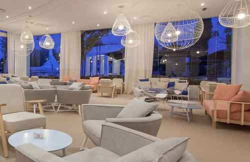 Mrezga Hotel | Relax at Le Sultan: A 4-Star Haven with Pool & Spa