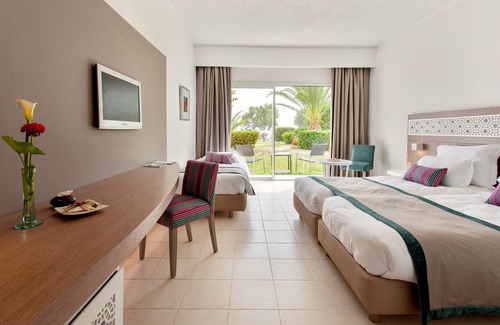 Mrezga Hotel | Relax at Le Sultan: A 4-Star Haven with Pool & Spa