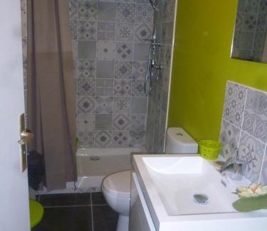 Port-la-Nouvelle Apartment | Pet-Friendly Retreat at Le Sunset with High Guest Ratings