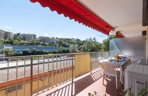 Cavaliere Apartment | Exceptional Le Suzy: Oceanfront Retreat with Spa & More