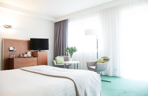 Biarritz City Centre Hotel | Relax at Radisson Blu Hotel Biarritz with Oceanfront Spa