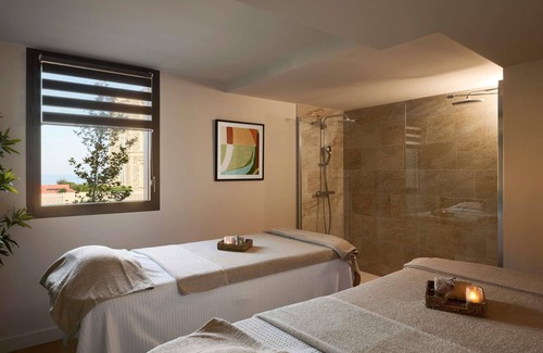 Biarritz City Centre Hotel | Experience Comfort at Radisson Blu Hotel, Biarritz