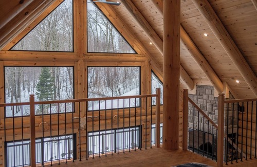 Saint-Philemon House | Le Taureau | Majestic log cabin |Spa