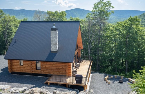Saint-Philemon House | Le Taureau | Majestic log cabin |Spa