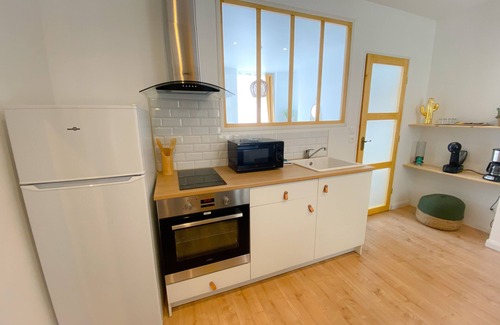 Calais Apartment | Cozy Le Temple 1: Ideal for Families with Kitchen Access