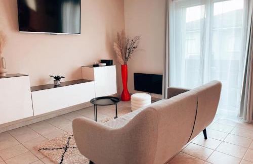 Blagnac Apartment | Stylish T2 Blagnac: Pet-Friendly Near Airport & Airbus