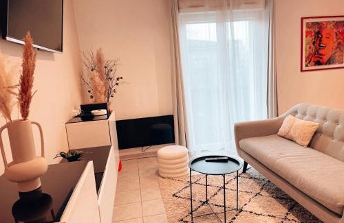 Blagnac Apartment | Stylish T2 Blagnac: Pet-Friendly Near Airport & Airbus