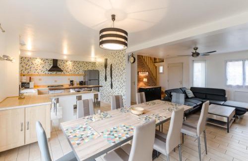 Villenauxe-la-Grande House | Discover Le Terminus: Oceanfront Family-Friendly Escape