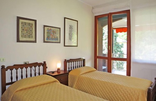 Dagnente Apartment | Discover Le Terrazze: Oceanfront Bliss with Spa Access