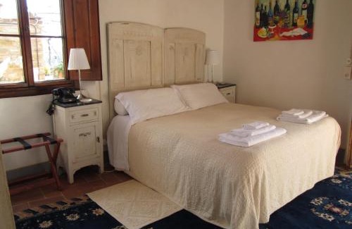 San Donato in Poggio Bed & Breakfast | Scenic Le Terrazze Del Chianti with Oceanfront Views