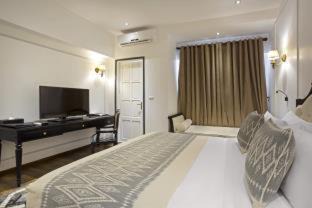 Vientiane Hotel | Discover Le Thatluang D'oR Boutique Hotel with Pool & Spa