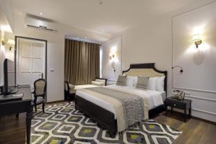 Vientiane Hotel | Discover Le Thatluang D'oR Boutique Hotel with Pool & Spa