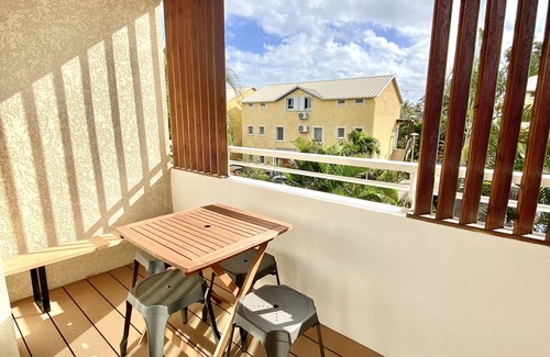 Etang Sale Les Bains Apartment | Relax in Le ti tansalé: Steps from the Black Beach